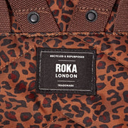 Roka Canfield B middelgrote rugzak van gerecycled canvas - Mini Leopard Brown
