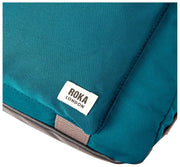 Roka Gatwick kleine plunjezak van gerecycled canvas - diep blauwgroen