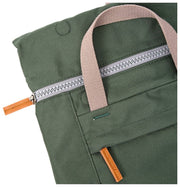 Roka Finchley kleine rugzak van gerecycled canvas - Thunderstorm groen