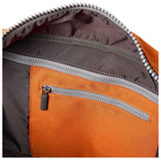 Roka Gatwick medium plunjezak van gerecycled canvas - atomair oranje