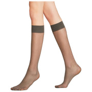 Falke Matt Deluxe 20 Denier Kniekousen - Carbongrijs