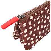 Roka Carnaby kleine portemonnee van gerecycled canvas - bruine vlek
