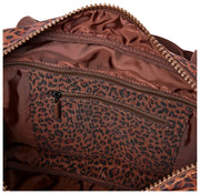 Roka Gatwick kleine plunjezak van gerecycled canvas - Mini Luipaardbruin