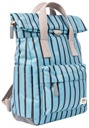Roka Canfield B kleine rugzak van gerecycled canvas - blauwe streep