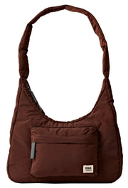 Roka Belsize gerecyclede Taslon kleine handtas - chocoladebruin