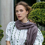 Dents effen pashmina sjaal - cappuccino bruin