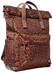Roka Canfield B middelgrote rugzak van gerecycled canvas - Mini Leopard Brown