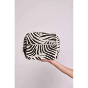 Achtertas Alix Extra Grote Toilettas - Ecru Zebra