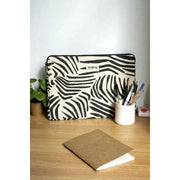 Achtertas Ava Medium 15inch Laptoptas - Ecru Zebra