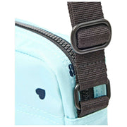 Roka Bond crossbodytas van gerecycleerd canvas - blauw/blauwe harten