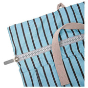 Roka Canfield B middelgrote rugzak van gerecycled canvas - blauwe streep