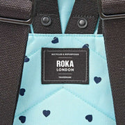 Roka Canfield B kleine rugzak van gerecycled canvas - blauw/blauwe harten