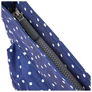 Roka Kennington B medium crossbodytas van gerecycled canvas - Marineblauw Polka Dot
