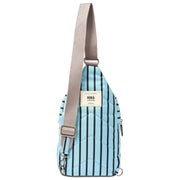 Roka Willesden B grote crossbodytas van gerecycled canvas - blauwe streep