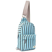 Roka Willesden B grote crossbodytas van gerecycled canvas - blauwe streep