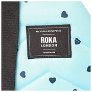 Roka Willesden B grote crossbodytas van gerecycled canvas - blauw/blauwe harten